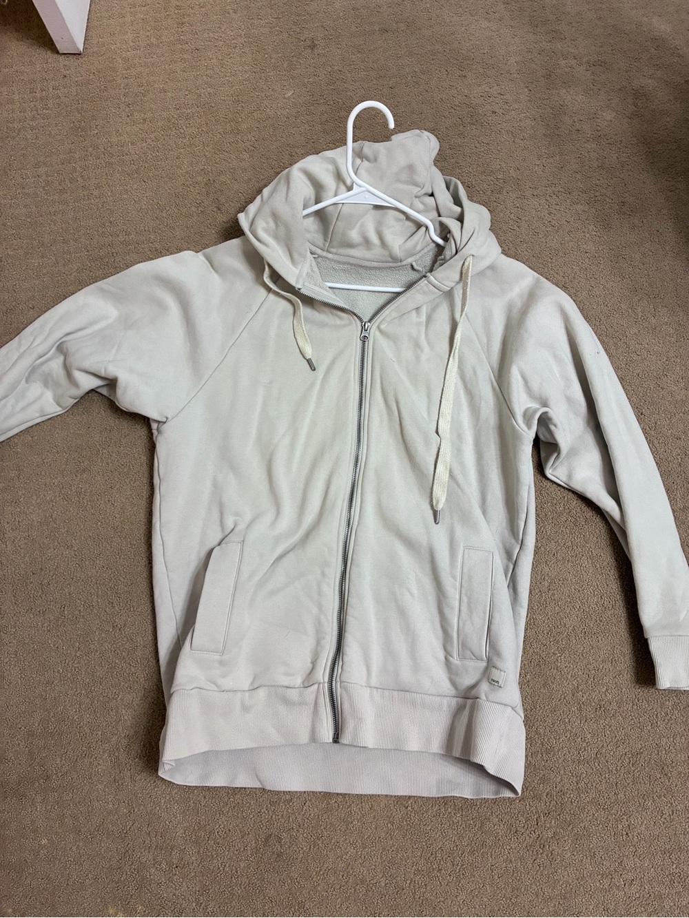 Vuori Full-Zip Hooded Jacket in Light Cream